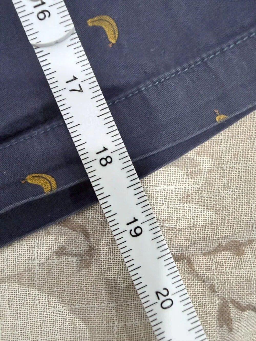 Banana Republic Aiden Shorts Mens 30 Banana Print Navy Stretch Chino Shorts